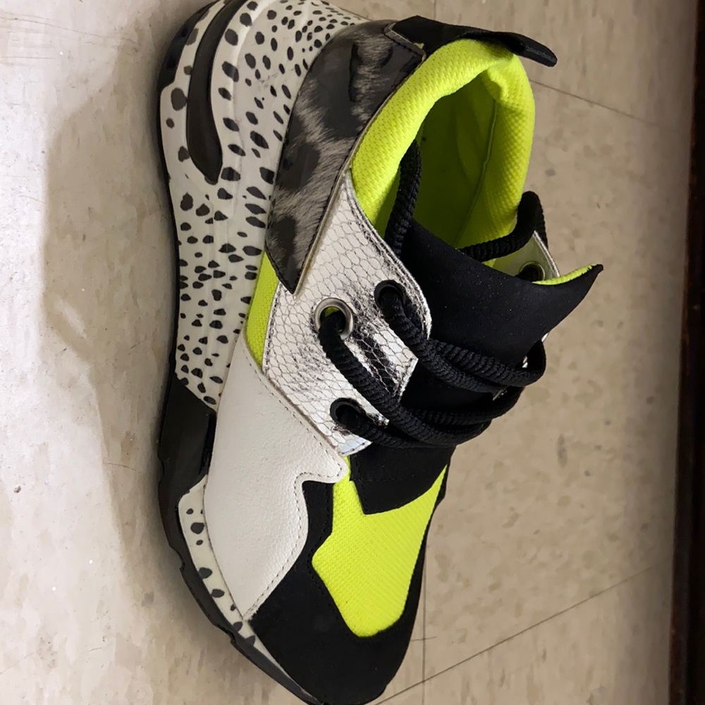 Steve Madden “CLIFF” neon, black & white sneakers